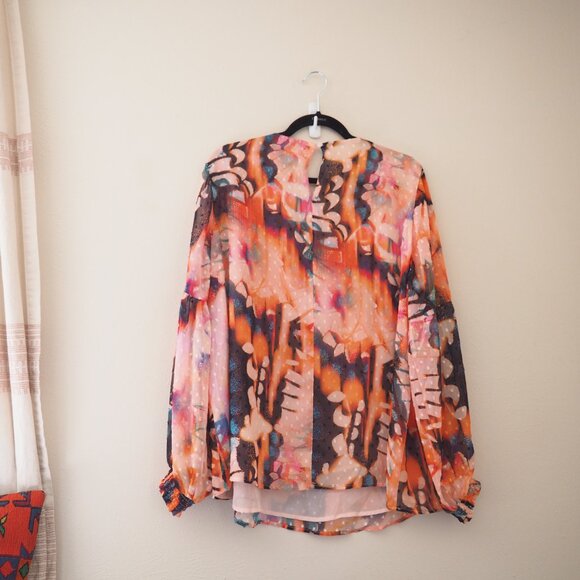 * Torrid Long Sleeve Butterfly Print Clip Dot Blouson Blouse sz 1 - Picture 8 of 9